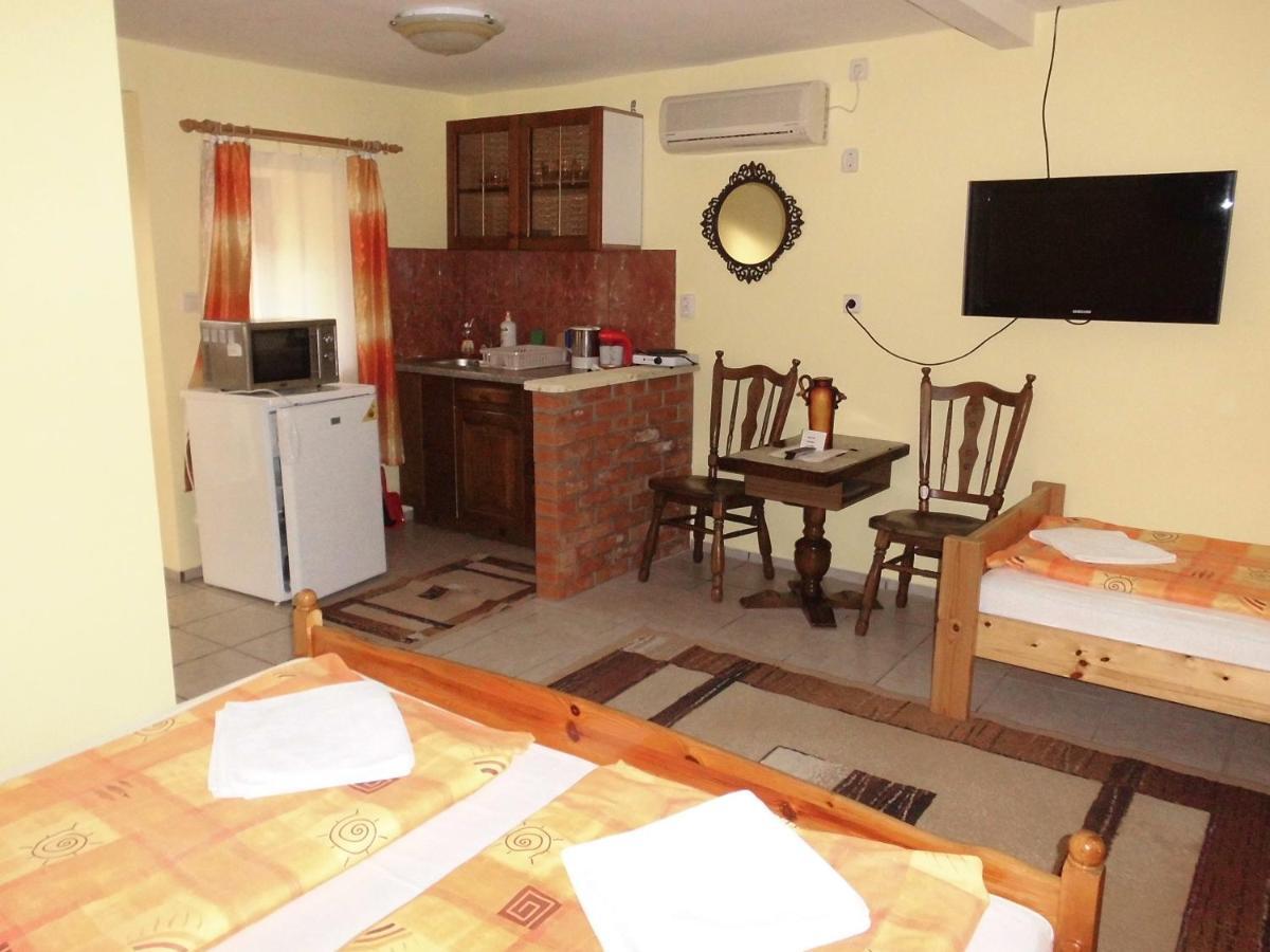 Fenyves Apartment *